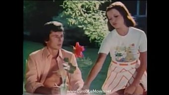 Felicia'Nın Erotik Maceralarının Vintage Cazibesi Tam Uzunlukta Bir Filmde