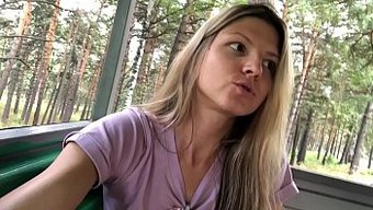 Genç Ve Güzel Kızların Ev Yapımı Lezbiyen Videosu