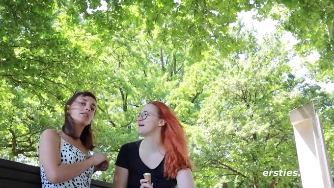 Ilk Kez Lezbiyen Aksiyon, Strapon Ve Bağlama Ile.