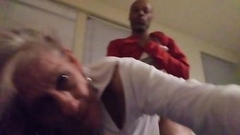 Bir Milf, Afrikalı Amerikalı Sevgilisiyle Cinsel Aktiviteye Giriyor