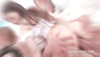 Pinky Breeze Ve Kira Thorn, Hd'De Çift Penetrasyon Ve Derin Anal Seks Yapıyorlar