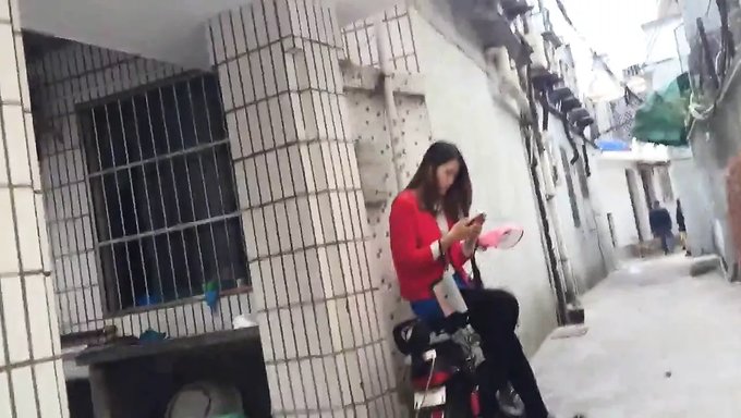 Asyalı Üniversite Kızı Yurtta Sikişiyor