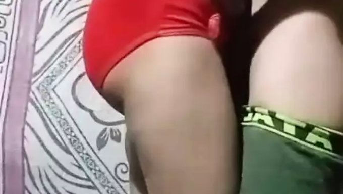 18'Lik Karısı Kocasını Ortağıyla Paylaştı