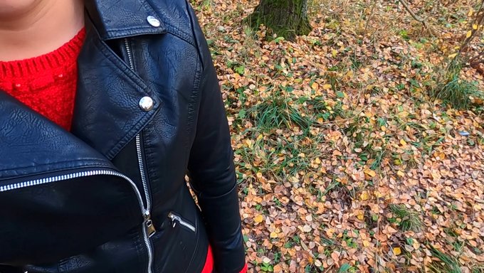 Öğrenci Öğrenci, Halka Açık Alanda Mastürbasyon Yaparken Yakalandı Ve Riskli Bir El Işi Yaptı