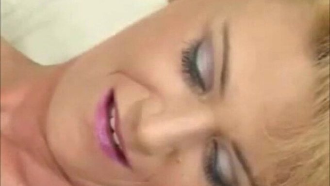 Bir Videoda Sakso Ve Makine Sikişi
