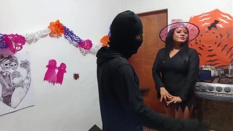 Sapık Cadı Patronuna Iksir Yaptı Ve Ona Kötü Davrandı.