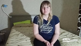 Tombul Ev Kadınının Ev Yapımı Porno Debut'U