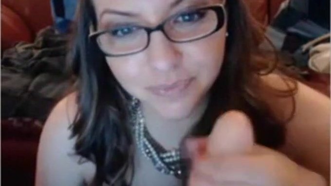 Esmer Bebek Ve Popo Oyunuyla Canlı Webcam Şovu