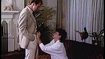 Vintage Doe, Hollywood'Un En Sıcak Yıldızlarıyla Başa Çıkıyor