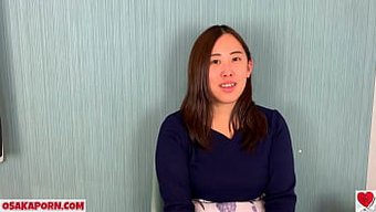 Japon Güzel Şişman Kadınlar Chika, Oyuncakla Kendini Tatmin Ederken Cinsel Maceralarını Paylaşıyor