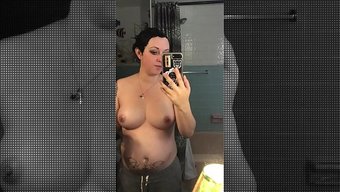 Liz Vicious, Yarı Çıplak Bir Görünümde, Oldukça Belirgin Bir Dövme Ve Şok Edici Bir Vahiy Ile.
