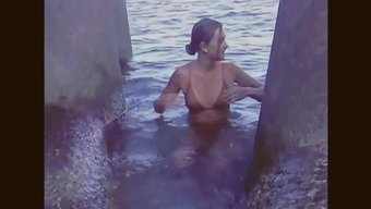 Kristina'Nın Bu Yetişkin Filmde Baştan Çıkarıcı Vitrini