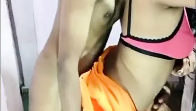 Hindi Sesli Porno Videosunda Sıkı Amcık Sert Beceriliyor