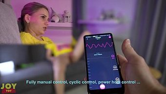 Bebeğin Sakso Becerileri Ve Ev Yapımı Seks Oyuncak Kullanımı Eğlenceli Ve Sert Bir Video Oluşturuyor