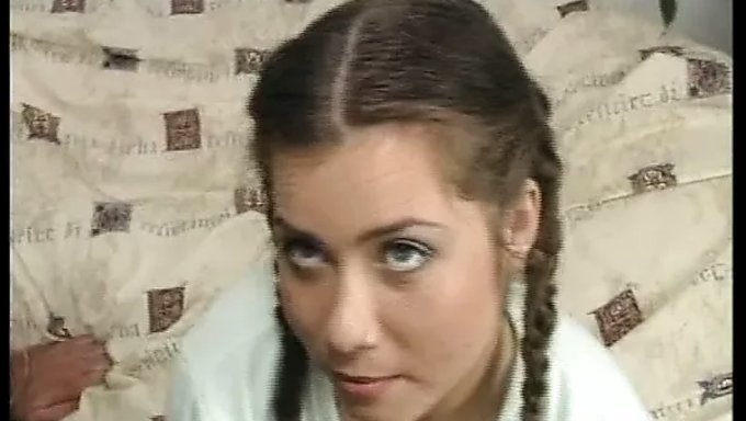 Tüylü Amatör Bir Kızla Eski Moda Porno