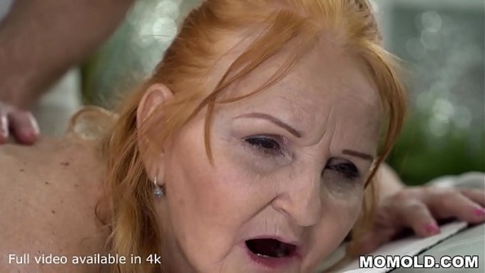 Azgın Gilf Marianne Önce Ateşli Bir Masaj Alıyor, Sonra Da Sertçe Siktiriyor.