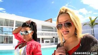 Kıvrımlı Sarışın Mariah Milano Ve Alexis Texas Sıcak Bir Dörtlüde