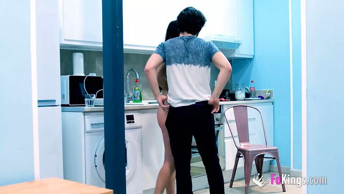 Gizli Kamera, Genç Kızın Arkadan Becerildiğini Yakalıyor
