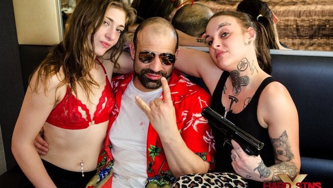 Tessy Wild, Videonun 1. Bölümünde Amını Yalatıp Siktiriyor