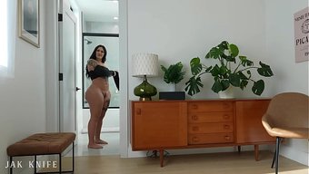 Kocaman Götlü Ev Arkadaşım Roxanne Roselle Üstüme Atlayıp Aletimi Yutuyor.