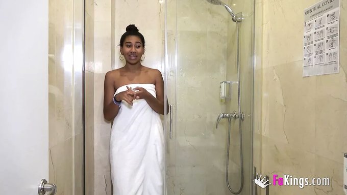 Siyah Kız Arkadaşı, Irklararası Üçlüde Büyük Siyah Yarrağıyla Doluyor