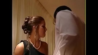Alessandra Schiavo'Nun Sapkın Resmini Içeren Tam Bir Italyan Porno Filmi