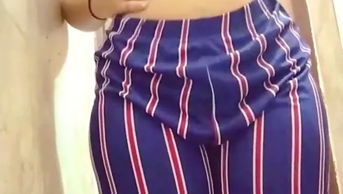Gizli Kamera, 69 Pozisyonunda Mastürbasyon Yapan Ve Parmaklayan Genç (18+) Kızı Yakalıyor