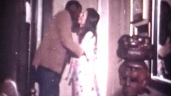 Vintage Irklararası Film, Sıcak Hikaye Ve Azgın Sahnelerle