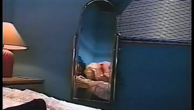 Melanie Moore, 1992'Den Kalma Vintage Amerikan Yetişkin Filminde