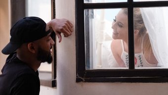 Siyah Genç (18+), Büyük Yarrağı Topraklanmış Erkek Arkadaşından Tamir Alıyor