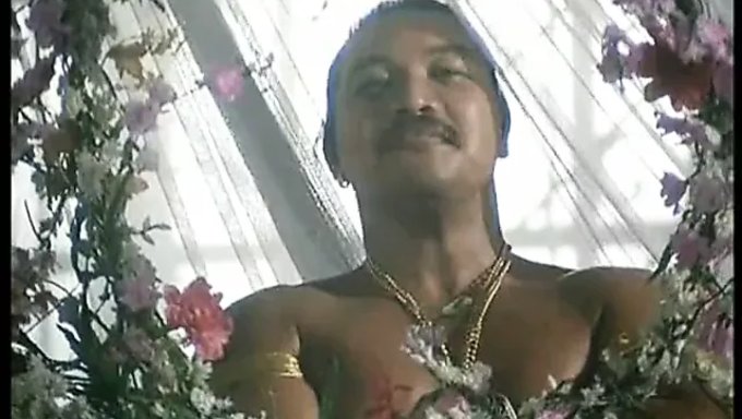 Aladin'In Cin, Birden Fazla Kadını Tatmin Etmesine Yardımcı Oluyor