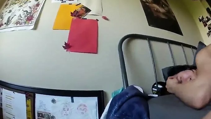 Beyaz Adam, Asyalı Değişim Öğrencisiyle Yurtta Vahşi Seks Yapıyor