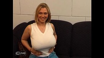 Amatör Videoda Büyük Göğüslü Hollandalı Anne