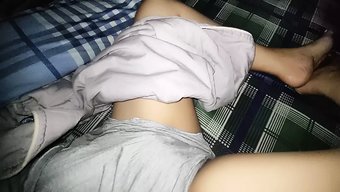 Okuldan Sonra Sıkı Amcık Yakın Çekimi (18+) Seks