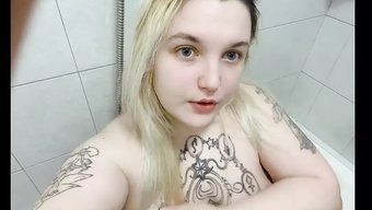 Seksi Güzel Şişman Kadınlar, Genç Kız Tek Başına Oyuna Dalar Ve Pov Sakso Çeker