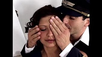 Genç Hostes Ve Pilot, Anal Eylemle Grup Orgisinde