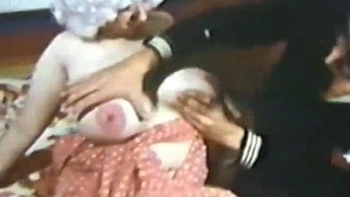 Vintage Dolly'Nin Yüksek Çözünürlüklü 60fps'Lik Geniş Göğüsleri