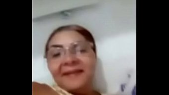Amatör Milf'Ler Whatsapp Fotoğraflarında Varlıklarını Sergiliyorlar