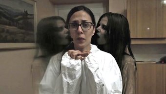 Ashley Ocean'Un Başrolde Olduğu Erotik Korku Filminde Şeytani Mülkiyetin Tutuşu