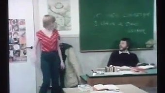 Hye, Ders Sonrası Yaramaz Bir Seans Için Uğrar