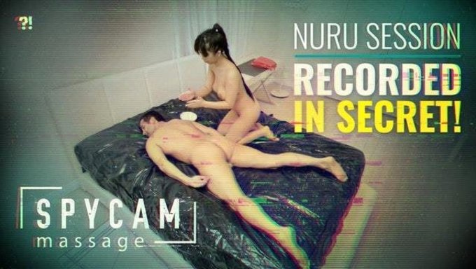 Gizli Kamera, Sıcak Asyalı Masaj Seansını Yakalıyor