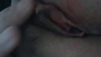Asyalı Amatör Kız, Solo Bir Videoda Kendini Tatmin Ediyor