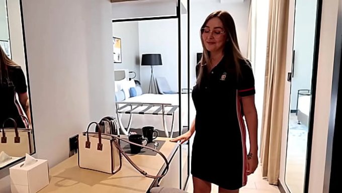 En Iyi Arkadaşın Annesi De Bu Ateşli Sahnede Paylaşacak Bir Şey Var.