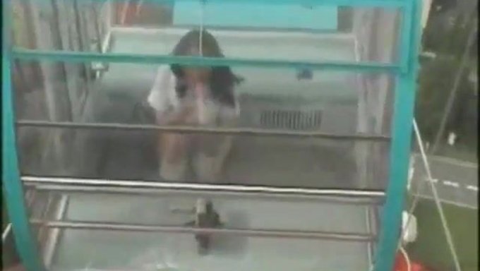 Ferris Tekerleğinde Mastürbasyon: Japon Kızın Solo Seansı