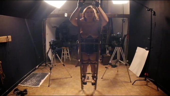Hapishane Ortamında Bdsm Kayışları Ve Oyuncakları