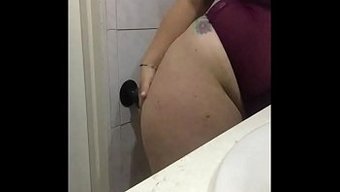 Üvey Annemin Arkadaşı Benimle Samimi Olmamı Istiyor Ve Büyüleyici Bir Video Gönderiyor