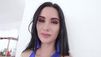 Megan Venturi, Iki Bbc Ile Irklararası Çift Anal Sahnede Başa Çıkıyor