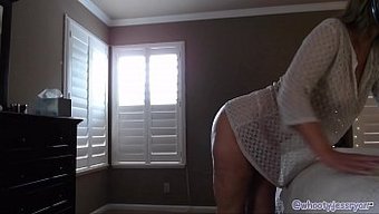 Milf Kam Kızı Web Kamerasında Dildo Kullanıyor
