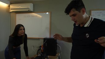 Işyerinde Ilerlemek Istiyorsanız, Patronunuzun Kıçını Durmaksızın Emin Ve Sikin! - Knock Klubünü Çal