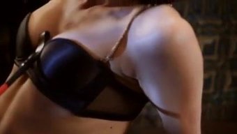 Siyah Kız, Bdsm Videosunda Seks Oyuncakları Ve Cunnilingus Ile Hakimiyet Kuruyor